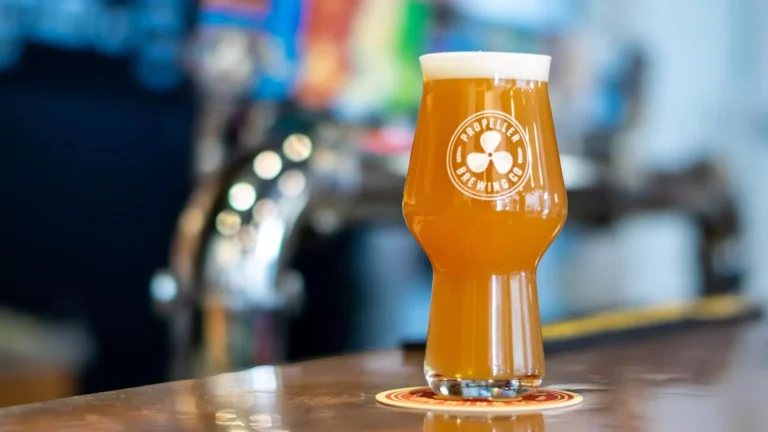 Propeller Gottingen Tap Room and Cold Beer Store and Propeller Arcade